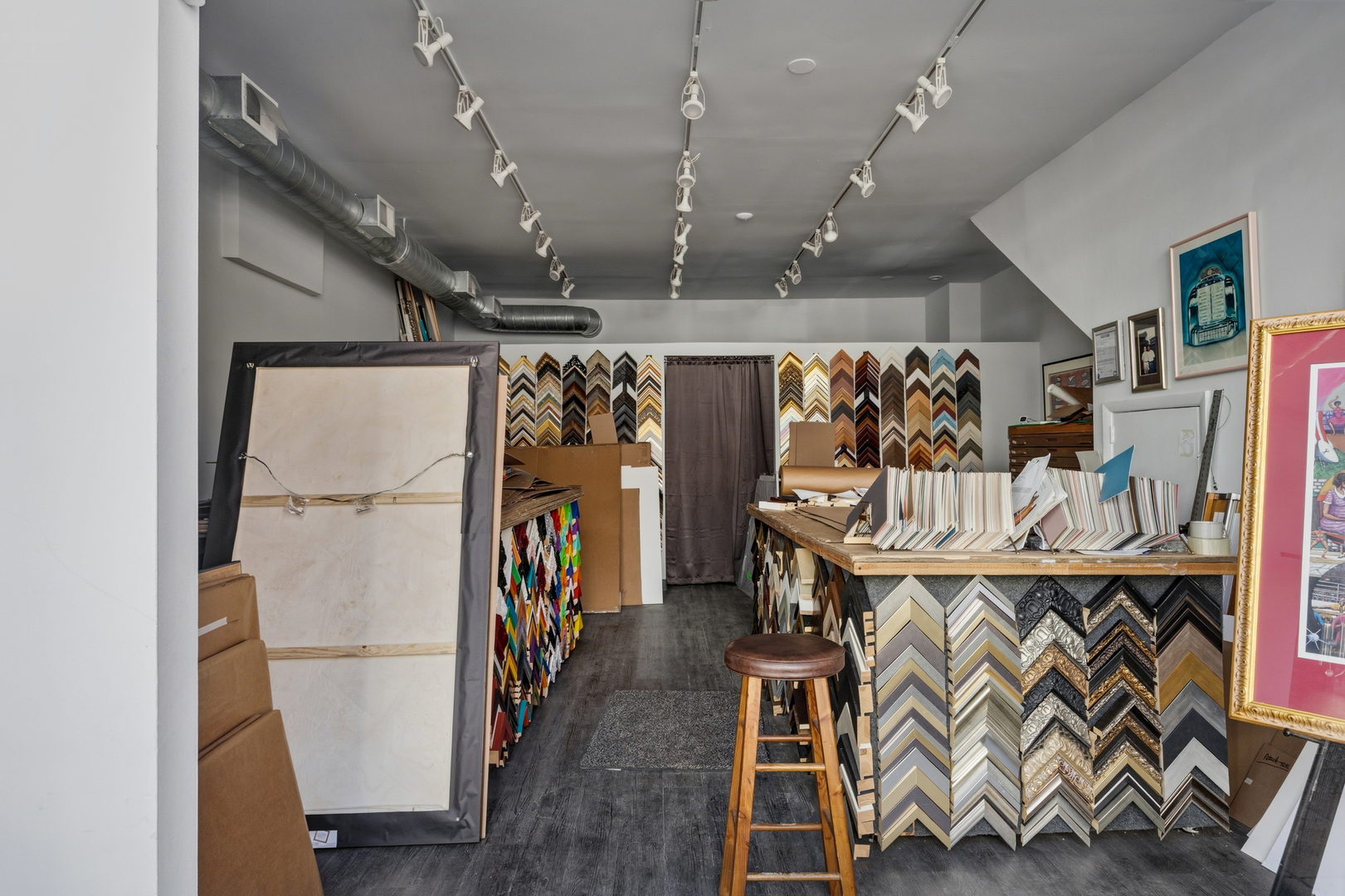 1851 W Chicago Avenue