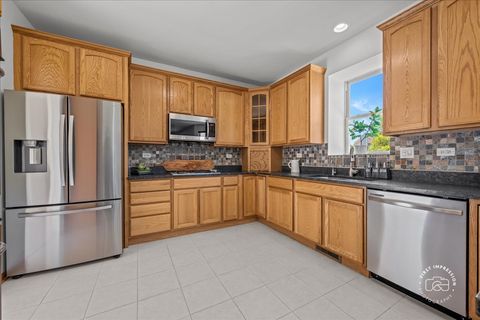 Tiny photo for 2812 Plante Road, North Aurora, IL 60542 (MLS # 12686262)