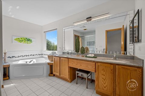 Tiny photo for 2812 Plante Road, North Aurora, IL 60542 (MLS # 12686262)