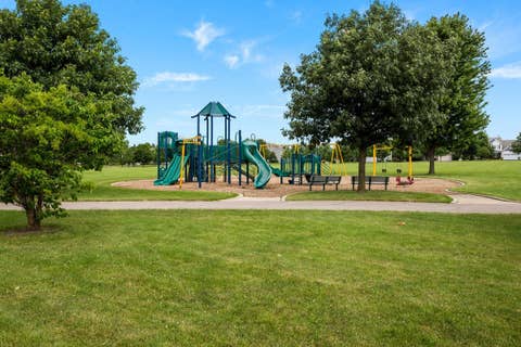 Tiny photo for 2812 Plante Road, North Aurora, IL 60542 (MLS # 12686262)
