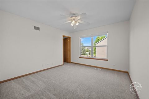 Tiny photo for 2812 Plante Road, North Aurora, IL 60542 (MLS # 12686262)