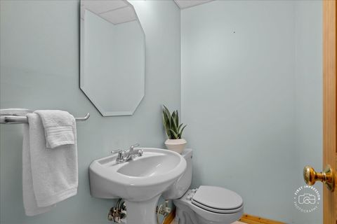 Tiny photo for 2812 Plante Road, North Aurora, IL 60542 (MLS # 12686262)