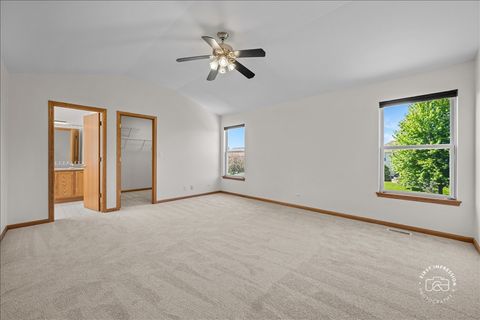 Tiny photo for 2812 Plante Road, North Aurora, IL 60542 (MLS # 12686262)