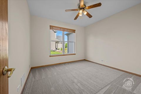 Tiny photo for 2812 Plante Road, North Aurora, IL 60542 (MLS # 12686262)