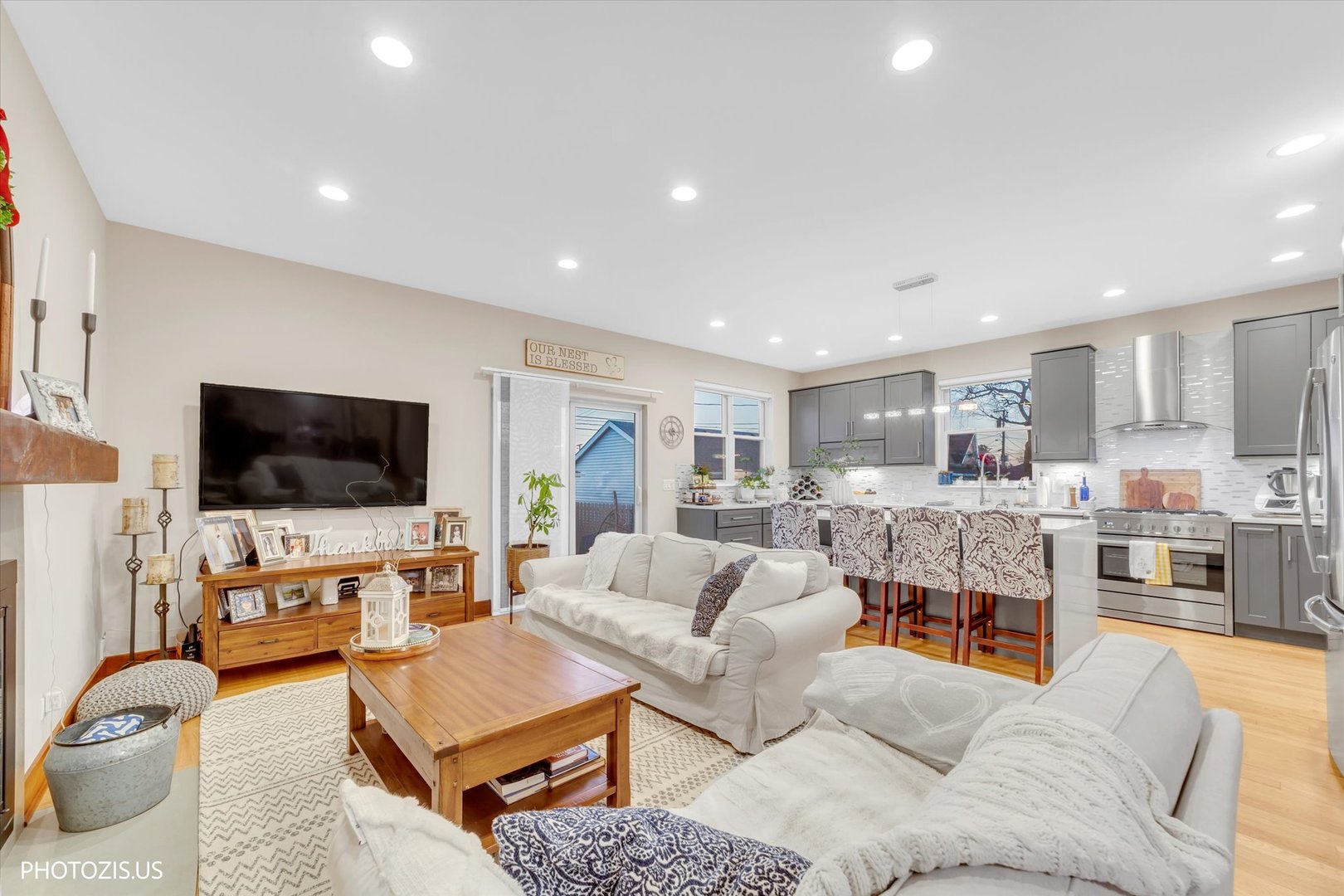 5233 N Osceola Avenue