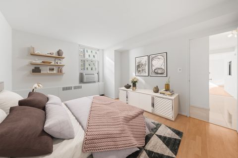 Tiny photo for 3950 N LAKE SHORE Drive #1303, Chicago, IL 60613 (MLS # 12506853)