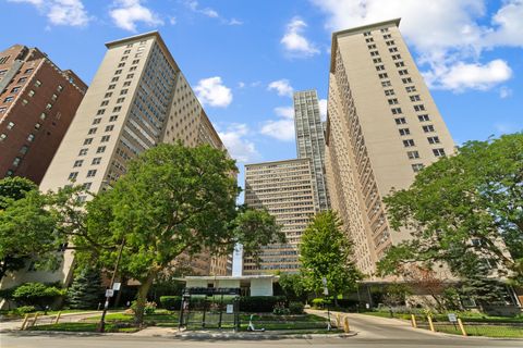 Photo of 3950 N LAKE SHORE Drive #1303, Chicago, IL 60613 (MLS # 12506853)