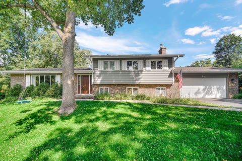 Photo of 34 Londonderry Lane, Lincolnshire, IL 60069 (MLS # 12736436)