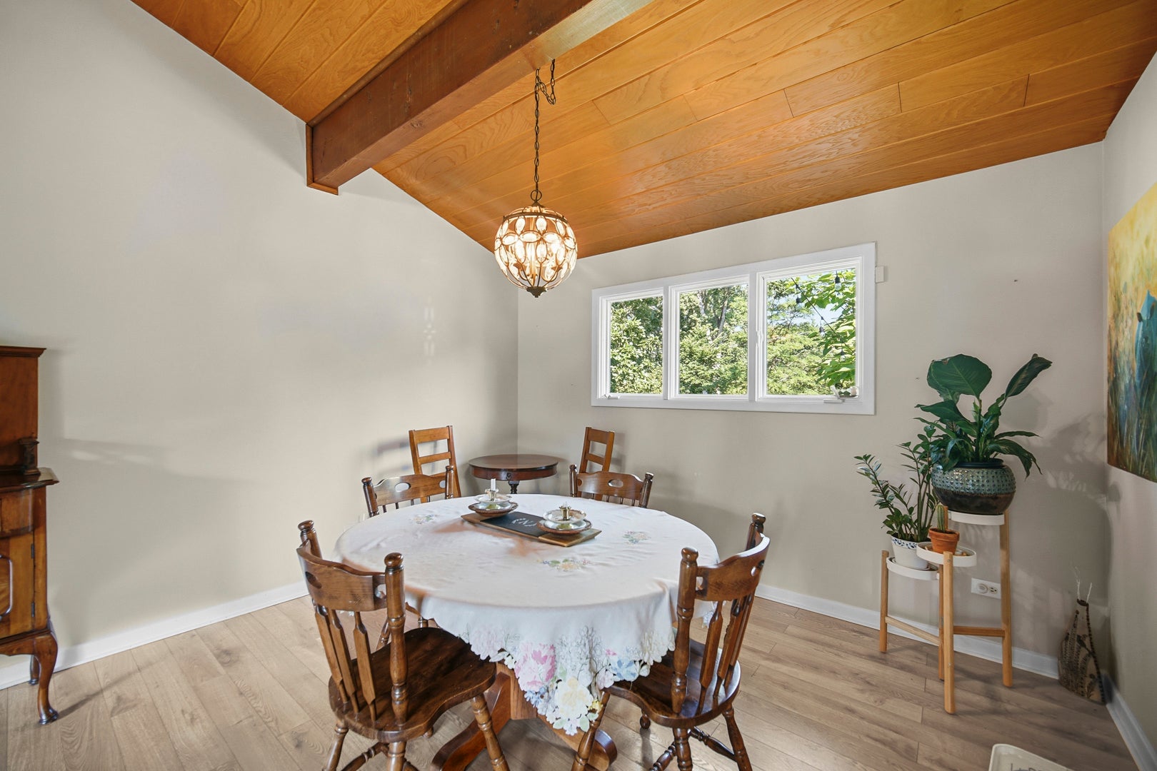 34 Londonderry Lane