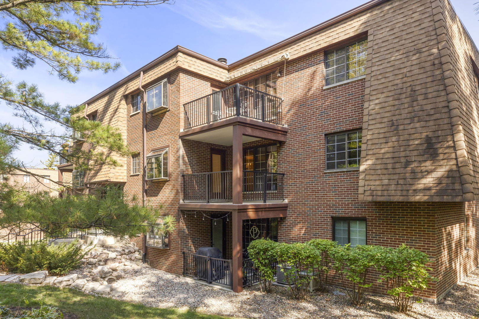 393 Duane Street 203
