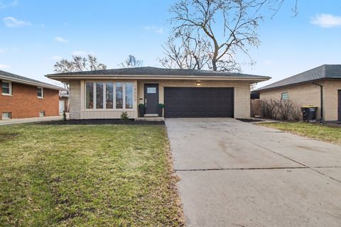 18263 Greenbay Avenue Lansing IL 60438