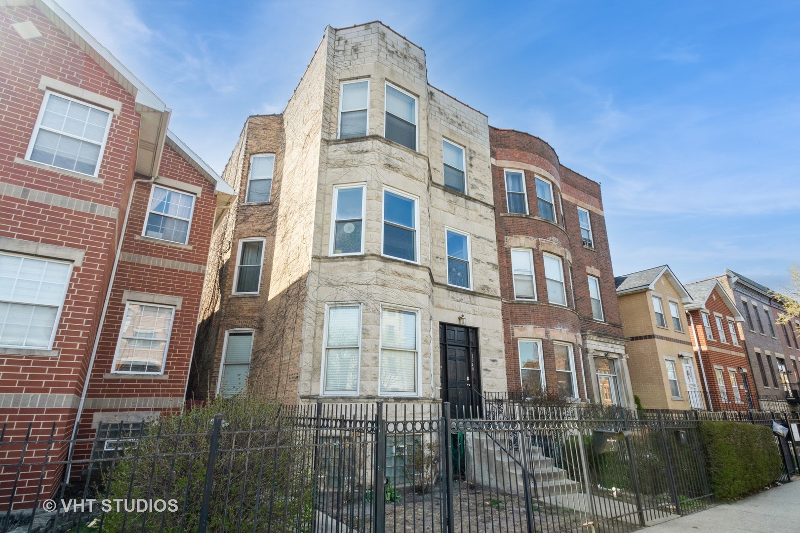 3540 S Prairie Avenue 1