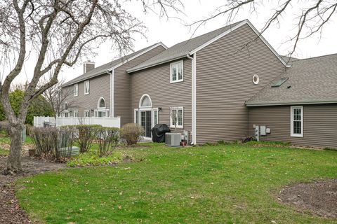 Tiny photo for 136 S Lawford Court, Bloomingdale, IL 60108 (MLS # 12615247)