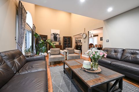 Tiny photo for 136 S Lawford Court, Bloomingdale, IL 60108 (MLS # 12615247)