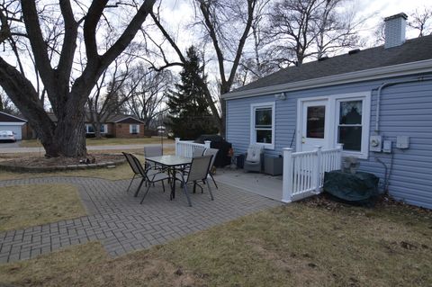 Tiny photo for 104 N Pleasant Road, Lake Zurich, IL 60047 (MLS # 12579475)