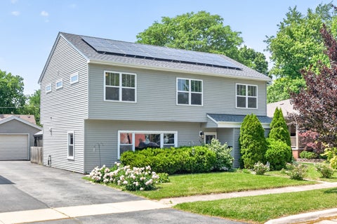 Photo of 402 S Ahrens Avenue, Lombard, IL 60148 (MLS # 12659843)