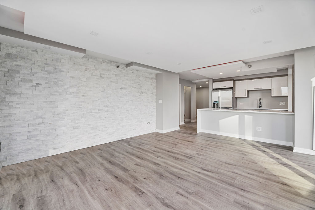 345 N La Salle Drive 2501