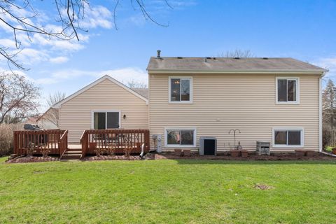 Tiny photo for 1072 Cedar Crest Drive, Crystal Lake, IL 60014 (MLS # 12591810)