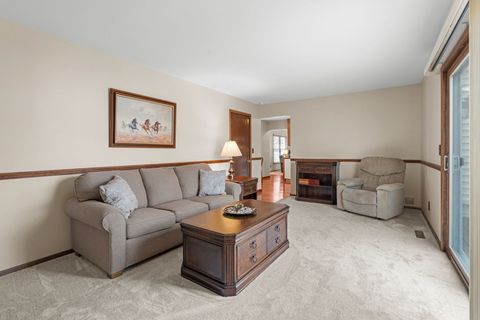 Tiny photo for 1072 Cedar Crest Drive, Crystal Lake, IL 60014 (MLS # 12591810)