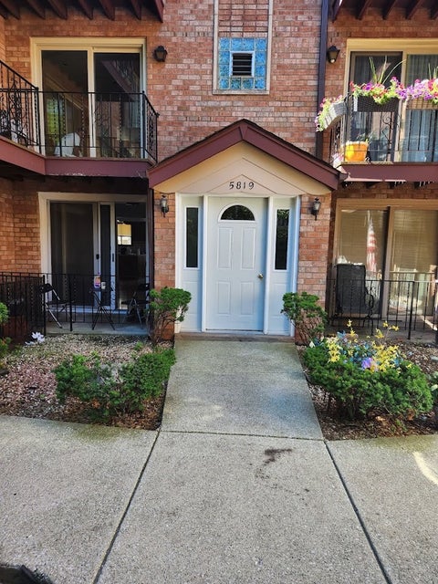 Photo of 5819 W HIGGINS Avenue #1D, Chicago, IL 60630 (MLS # 12679411)