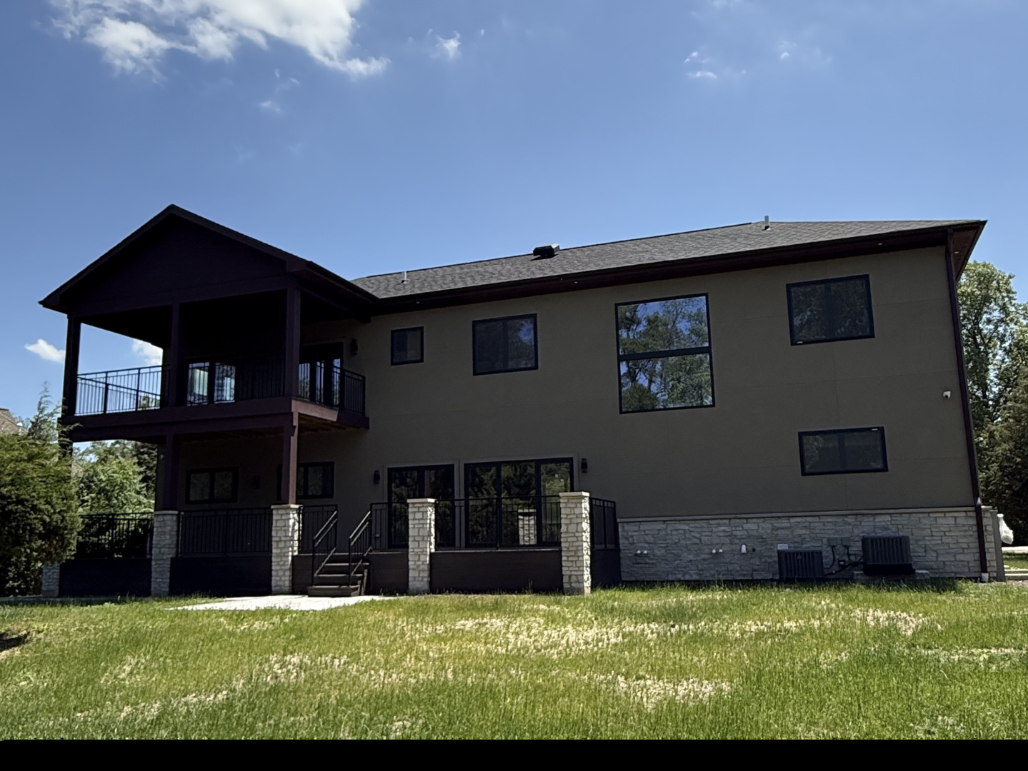 1744 Walnut Circle