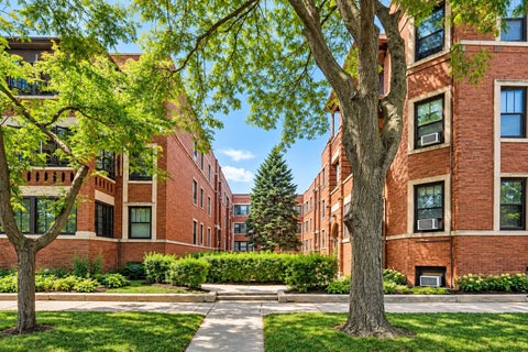 Photo of 6102 S Kimbark Avenue #2W, Chicago, IL 60637 (MLS # 12771801)