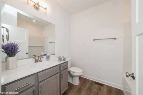 Tiny photo for 385 Masters Drive, Addison, IL 60101 (MLS # 12486366)
