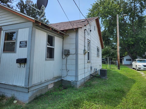 Tiny photo for 1009 S 20th Street, Mt Vernon, IL 62864 (MLS # 12739475)