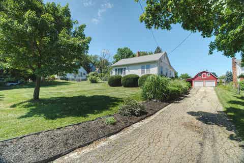 Photo of 1208 25th Avenue, Clinton, IA 52732 (MLS # 12723637)