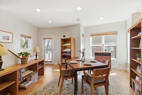 Tiny photo for 950 W Berwyn Avenue #9, Chicago, IL 60640 (MLS # 12596753)
