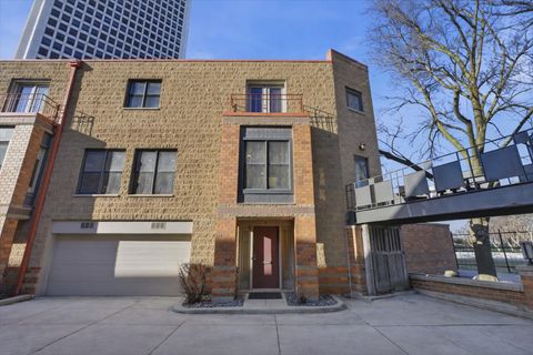 Photo of 950 W Berwyn Avenue #9, Chicago, IL 60640 (MLS # 12596753)