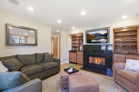 Tiny photo for 950 W Berwyn Avenue #9, Chicago, IL 60640 (MLS # 12596753)