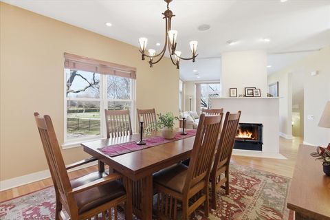 Tiny photo for 950 W Berwyn Avenue #9, Chicago, IL 60640 (MLS # 12596753)