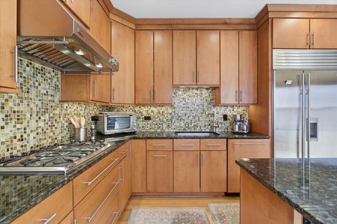 Tiny photo for 950 W Berwyn Avenue #9, Chicago, IL 60640 (MLS # 12596753)