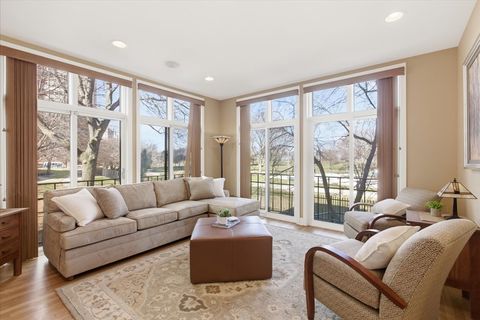 Tiny photo for 950 W Berwyn Avenue #9, Chicago, IL 60640 (MLS # 12596753)