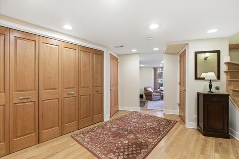 Tiny photo for 950 W Berwyn Avenue #9, Chicago, IL 60640 (MLS # 12596753)