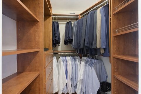 Tiny photo for 950 W Berwyn Avenue #9, Chicago, IL 60640 (MLS # 12596753)