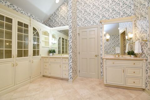 Tiny photo for 3 Bridle Court, Burr Ridge, IL 60527 (MLS # 12511571)