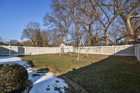 Tiny photo for 2458 Seminary Avenue, Des Plaines, IL 60016 (MLS # 12571779)