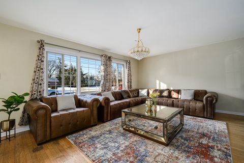 Tiny photo for 2458 Seminary Avenue, Des Plaines, IL 60016 (MLS # 12571779)