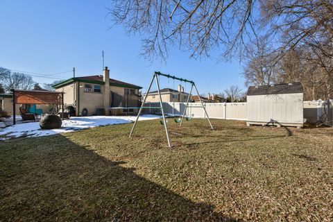 Tiny photo for 2458 Seminary Avenue, Des Plaines, IL 60016 (MLS # 12571779)