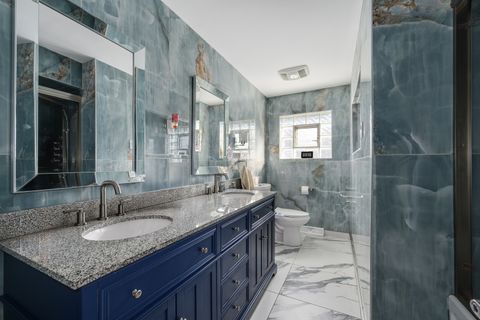 Tiny photo for 2458 Seminary Avenue, Des Plaines, IL 60016 (MLS # 12571779)