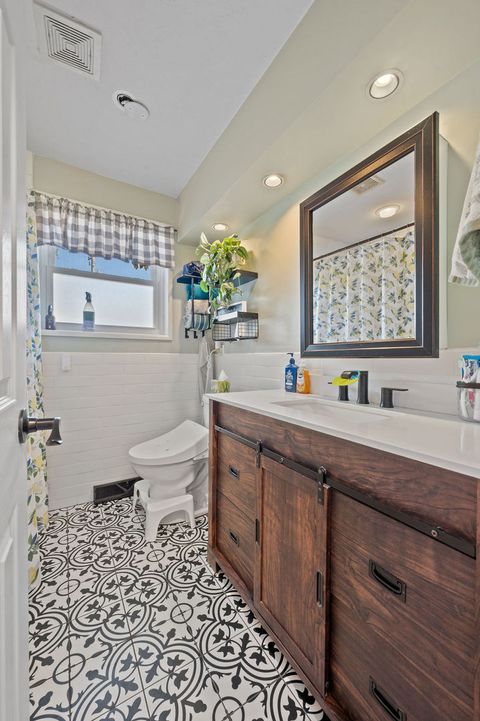 Tiny photo for 43 Pamela Drive, Bensenville, IL 60106 (MLS # 12431054)