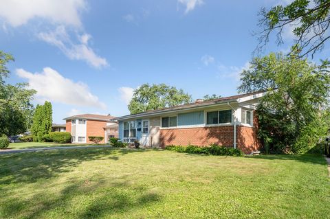 Tiny photo for 43 Pamela Drive, Bensenville, IL 60106 (MLS # 12431054)