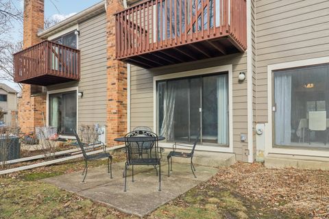 Tiny photo for 105 W Dover Drive, Mount Prospect, IL 60056 (MLS # 12542800)