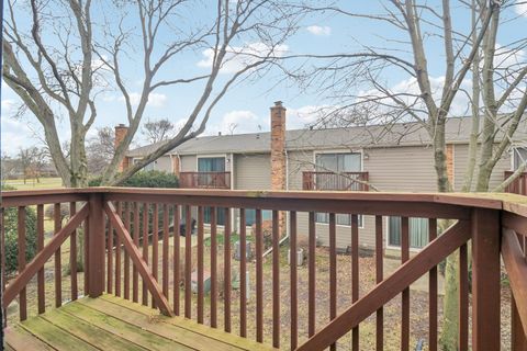 Tiny photo for 105 W Dover Drive, Mount Prospect, IL 60056 (MLS # 12542800)
