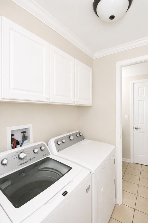 Tiny photo for 817 Stamford Court, Schaumburg, IL 60193 (MLS # 12644042)