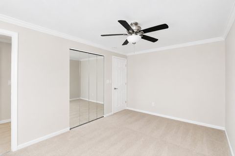 Tiny photo for 817 Stamford Court, Schaumburg, IL 60193 (MLS # 12644042)