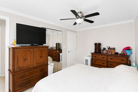 Tiny photo for 817 Stamford Court, Schaumburg, IL 60193 (MLS # 12644042)