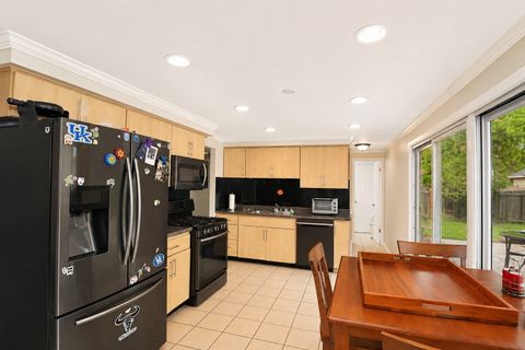 Tiny photo for 817 Stamford Court, Schaumburg, IL 60193 (MLS # 12644042)